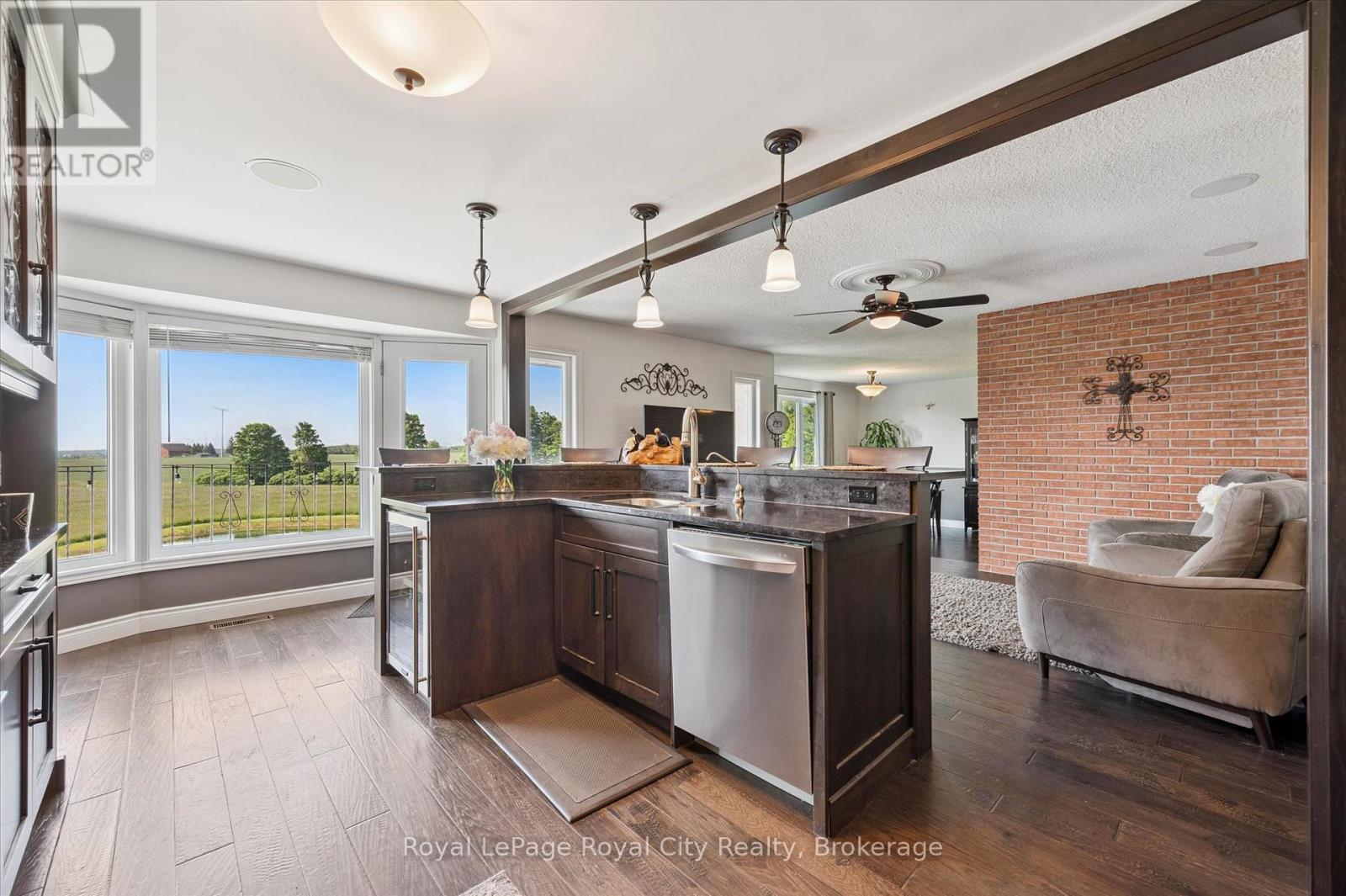 












5072 WELLINGTON RD 32 ROAD

,
Guelph/Eramosa,







Ontario
N1H6J4

