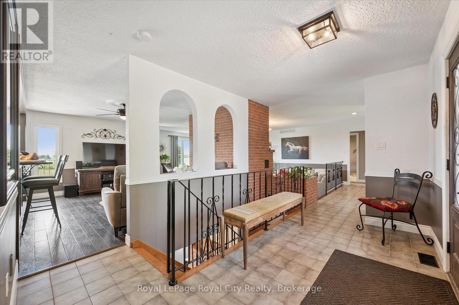 












5072 WELLINGTON RD 32 ROAD

,
Guelph/Eramosa,







Ontario
N1H6J4

