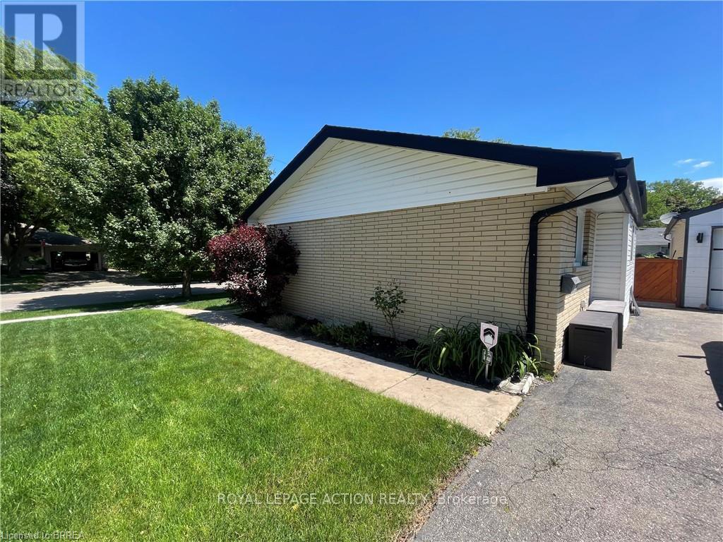 












15 BRIER PARK ROAD

,
Brantford,




Ontario
N3R3P8

