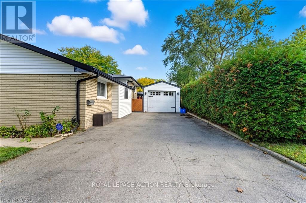 












15 BRIER PARK ROAD

,
Brantford,




Ontario
N3R3P8

