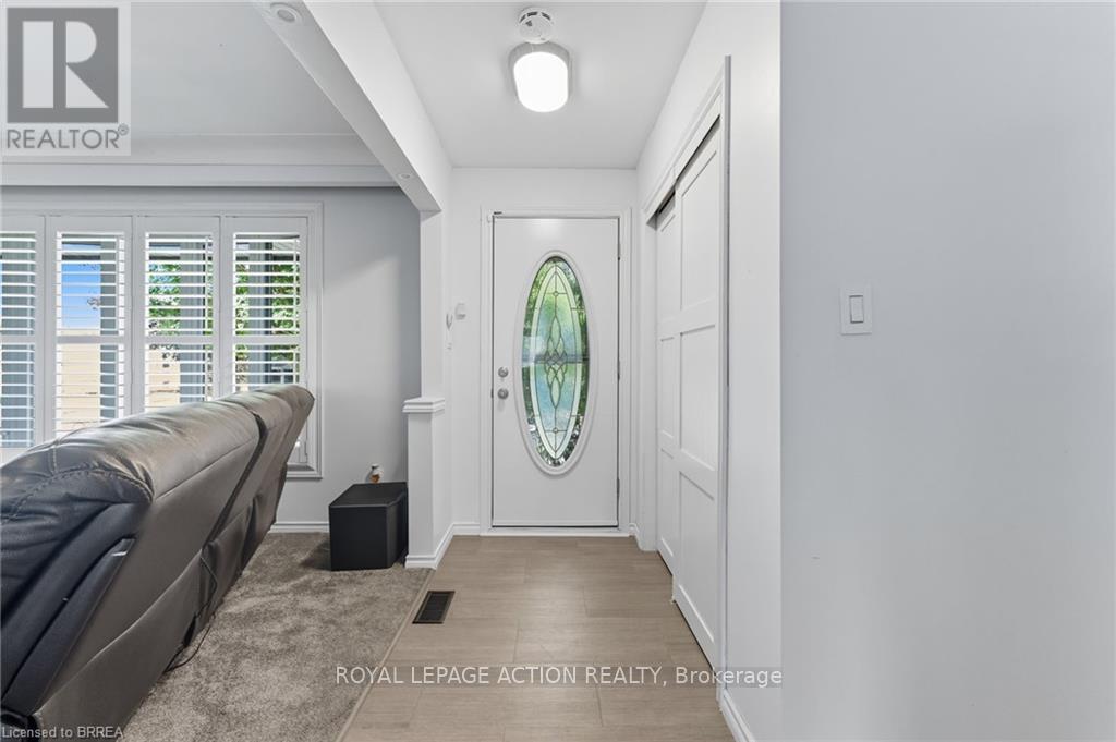 












15 BRIER PARK ROAD

,
Brantford,




Ontario
N3R3P8

