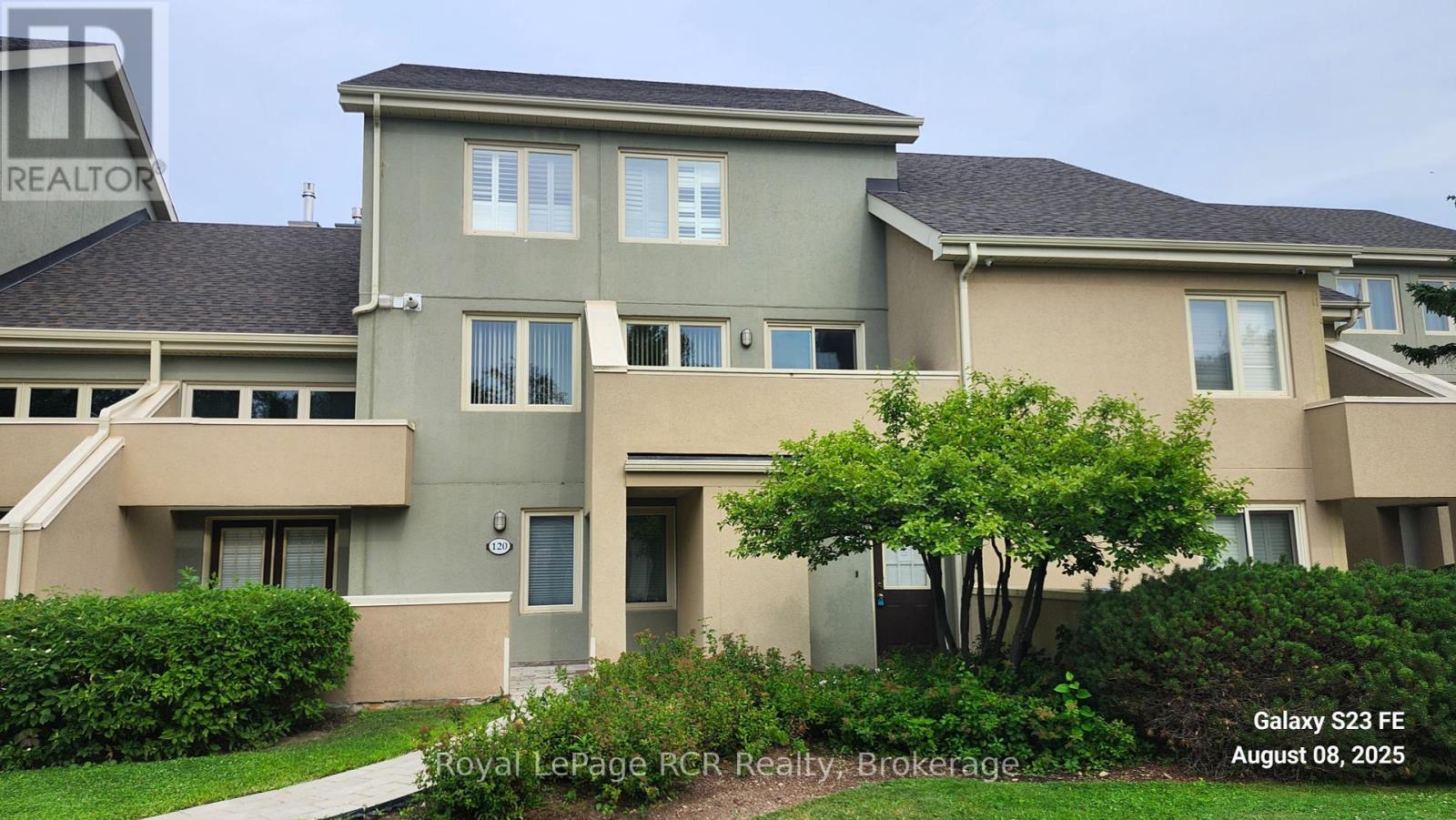 












220 - 107 WINTERGREEN PLACE

,
Blue Mountains,




Ontario
L9Y0E8

