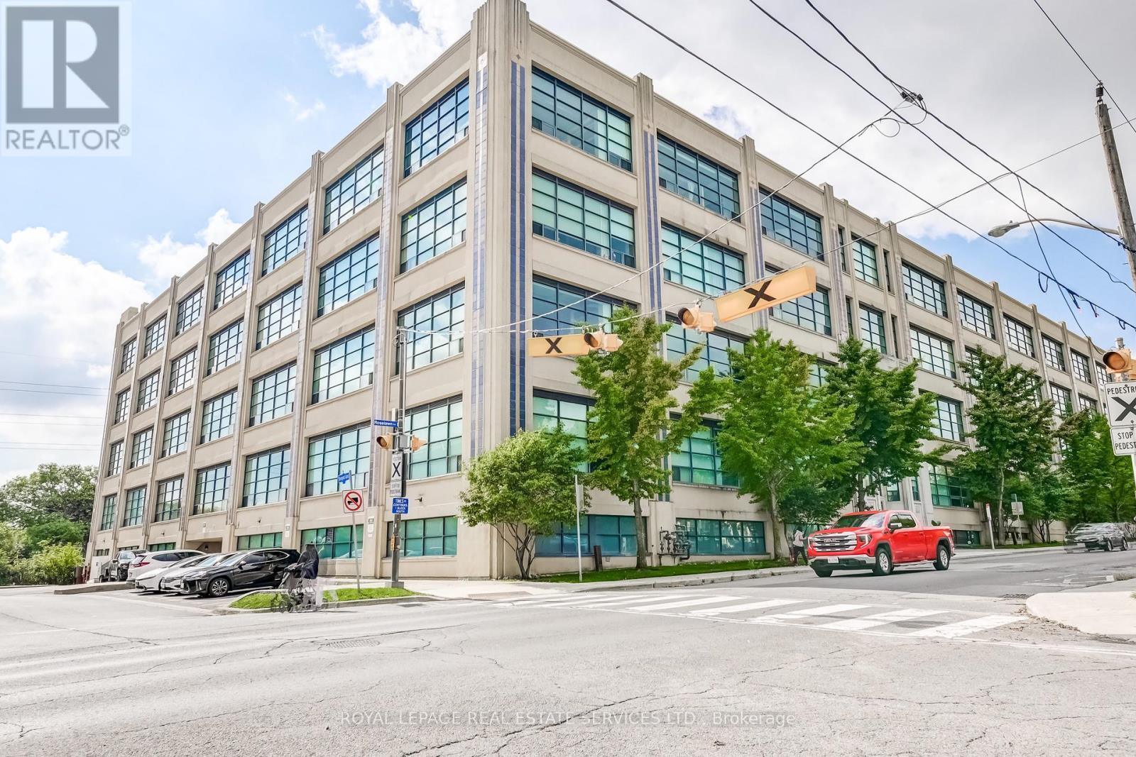 












126 - 1001 ROSELAWN AVENUE

,
Toronto,




Ontario
M6B4M4


