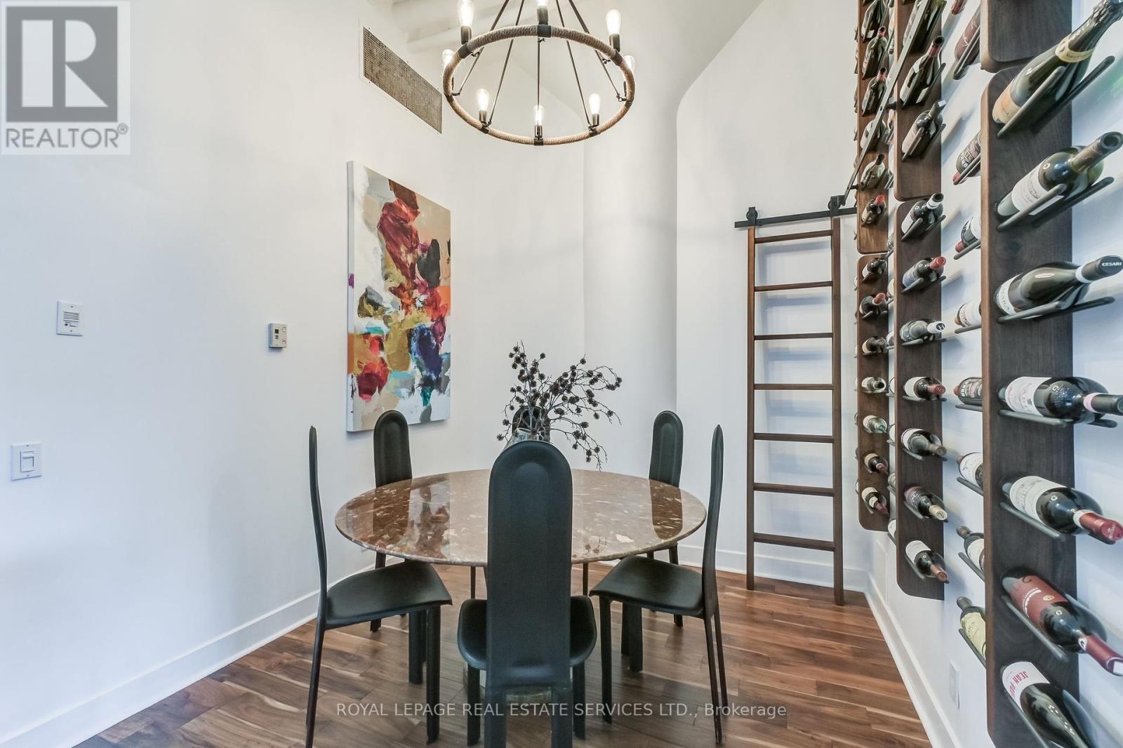 












126 - 1001 ROSELAWN AVENUE

,
Toronto,




Ontario
M6B4M4

