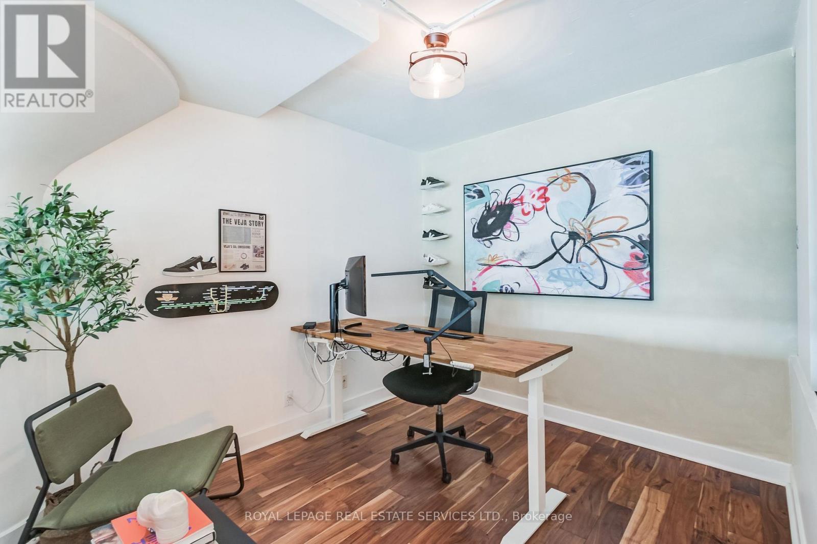 












126 - 1001 ROSELAWN AVENUE

,
Toronto,




Ontario
M6B4M4


