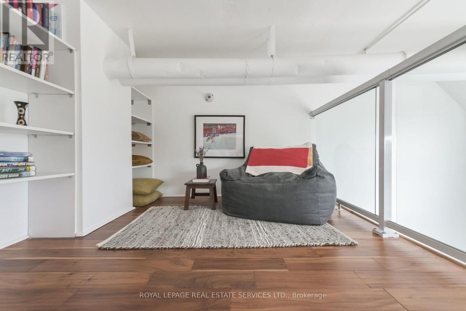 












126 - 1001 ROSELAWN AVENUE

,
Toronto,




Ontario
M6B4M4

