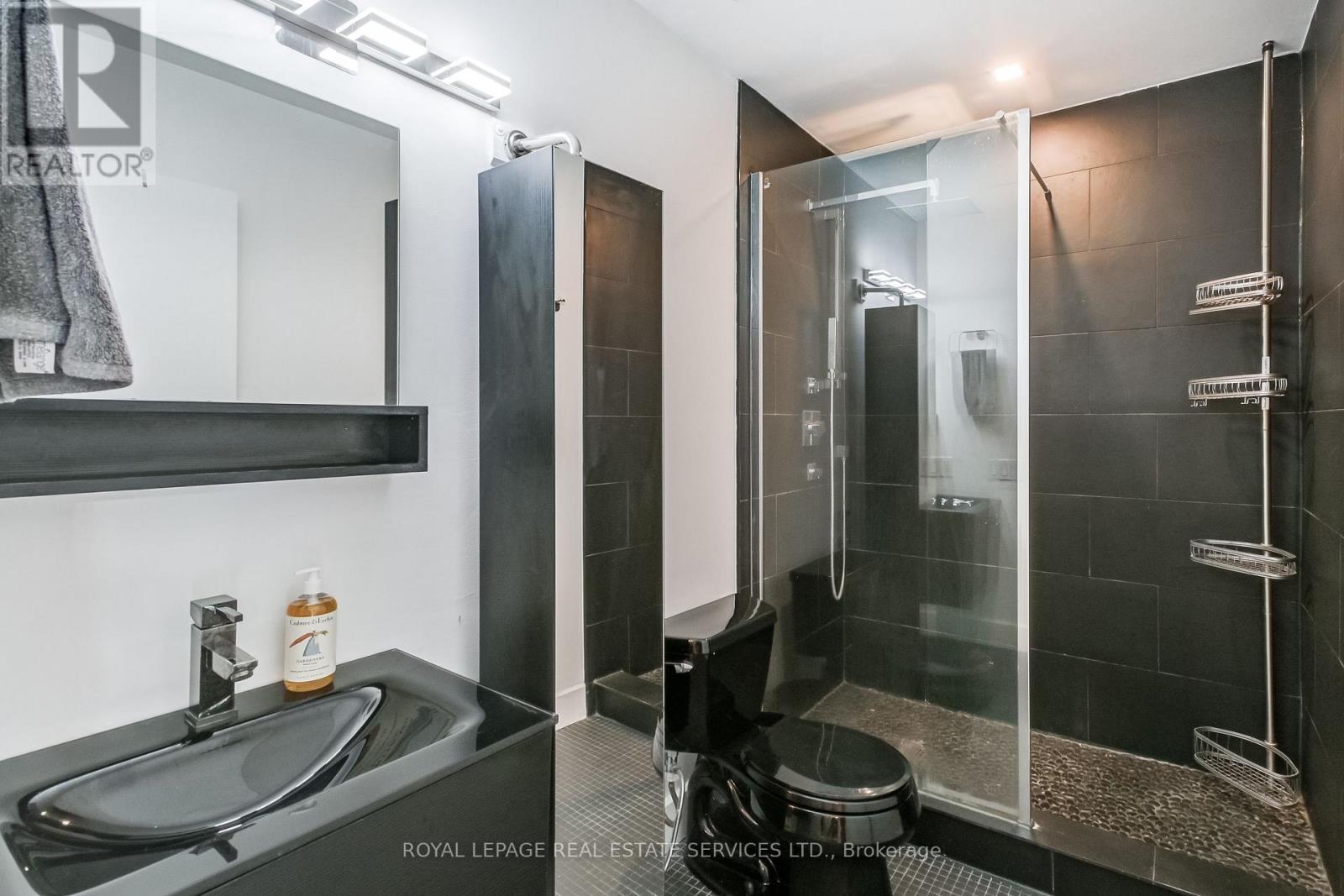 












126 - 1001 ROSELAWN AVENUE

,
Toronto,




Ontario
M6B4M4

