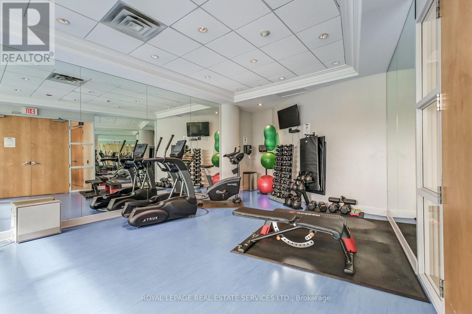 












126 - 1001 ROSELAWN AVENUE

,
Toronto,




Ontario
M6B4M4

