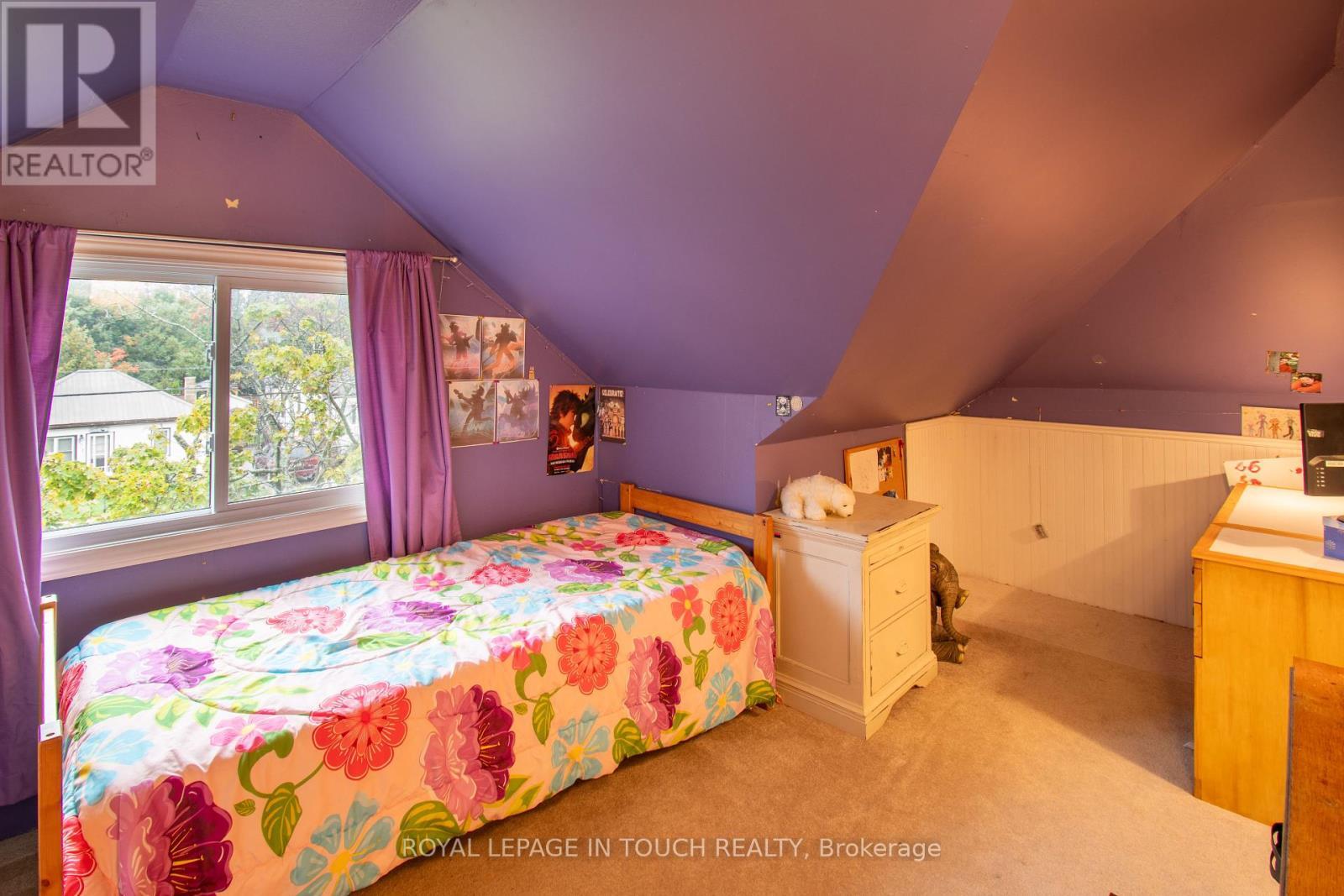 












125 EIGHTH STREET

,
Midland,




Ontario
L4R4A5

