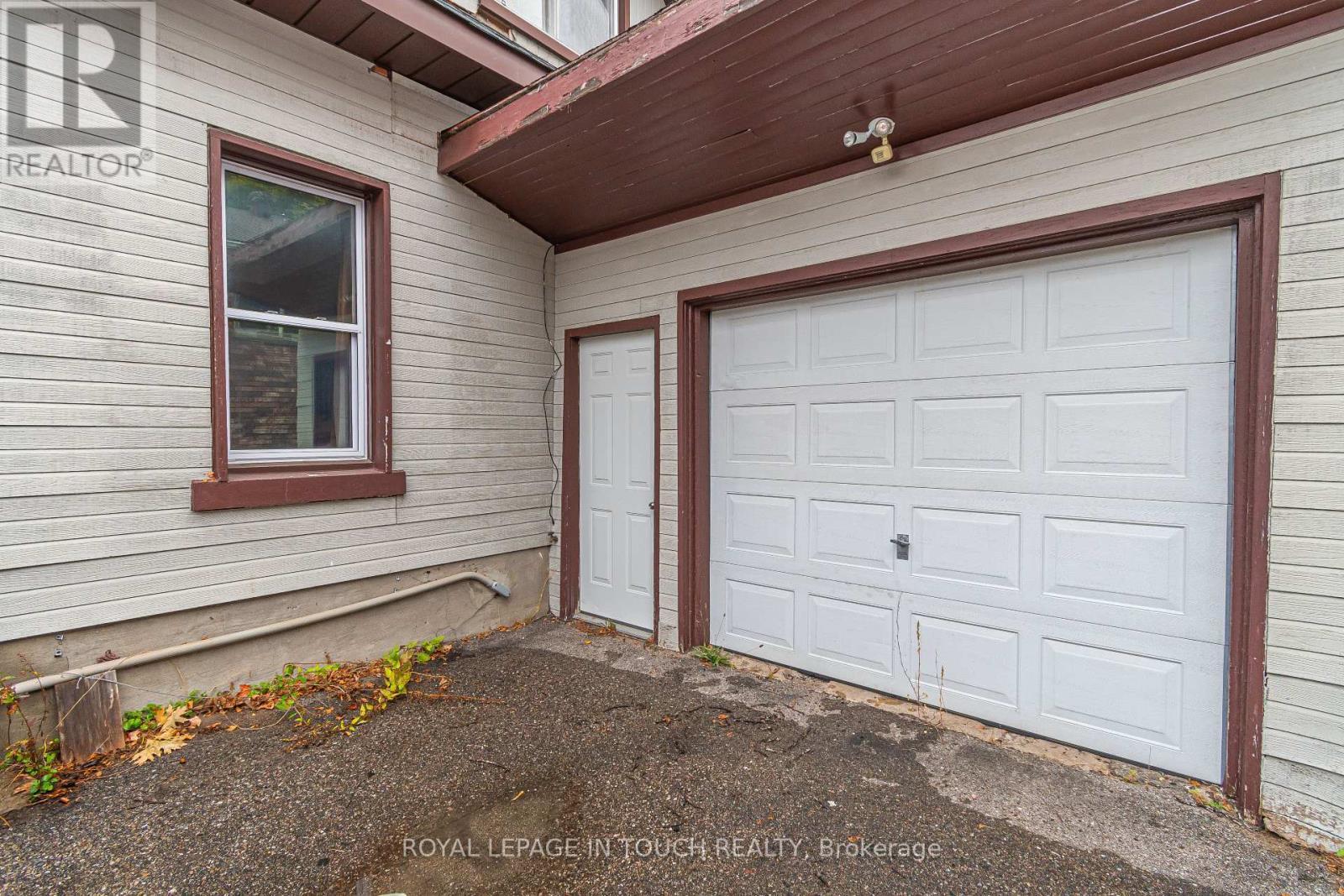 












125 EIGHTH STREET

,
Midland,




Ontario
L4R4A5

