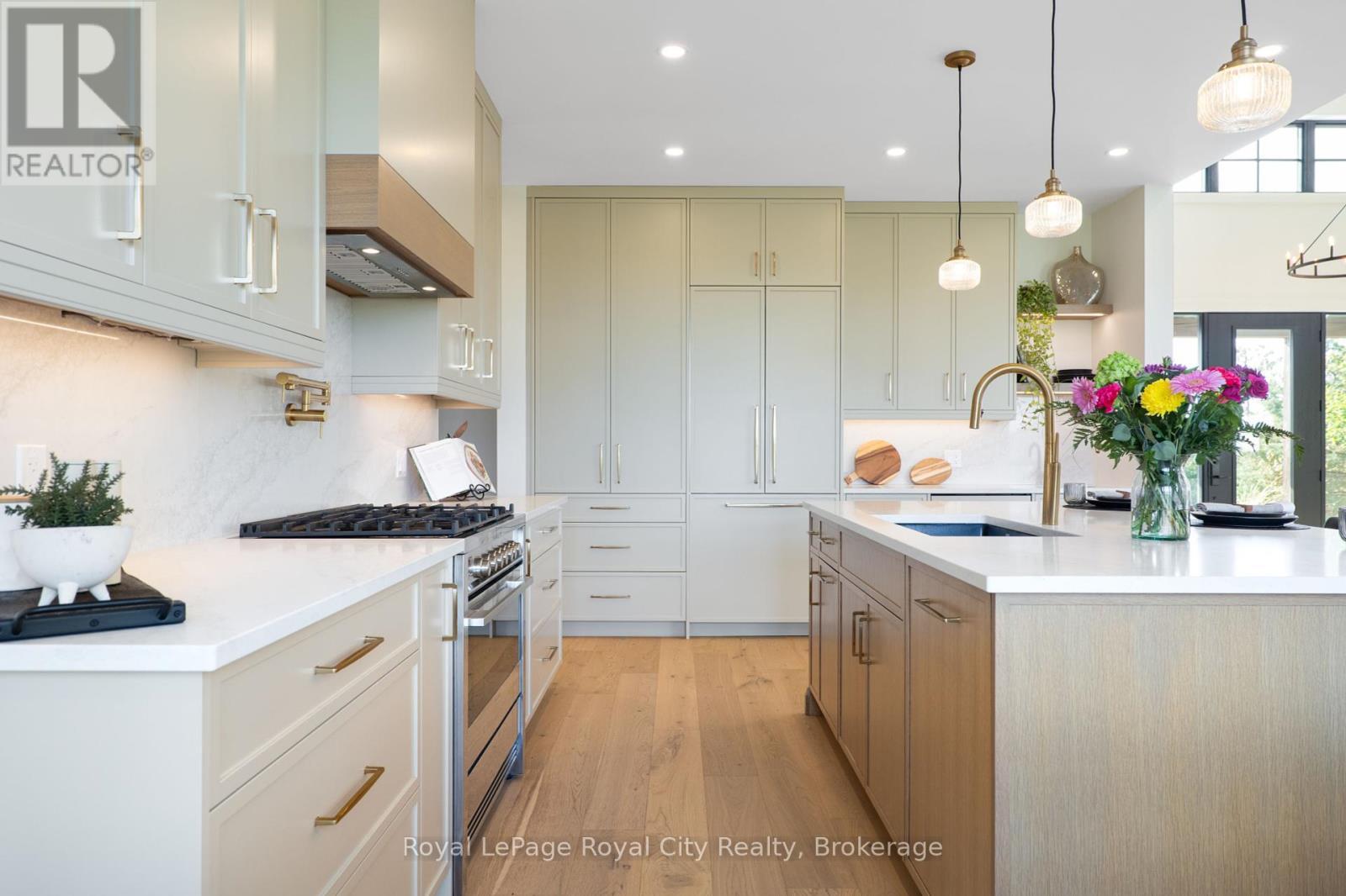 












7221 WELLINGTON 21 ROAD

,
Centre Wellington,




Ontario
N0B1B0

