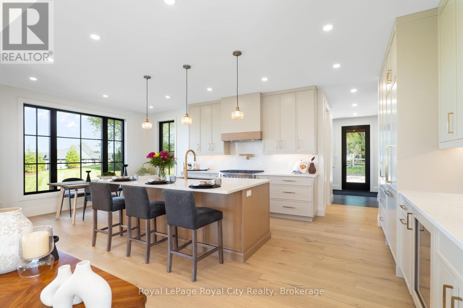 












7221 WELLINGTON 21 ROAD

,
Centre Wellington,




Ontario
N0B1B0

