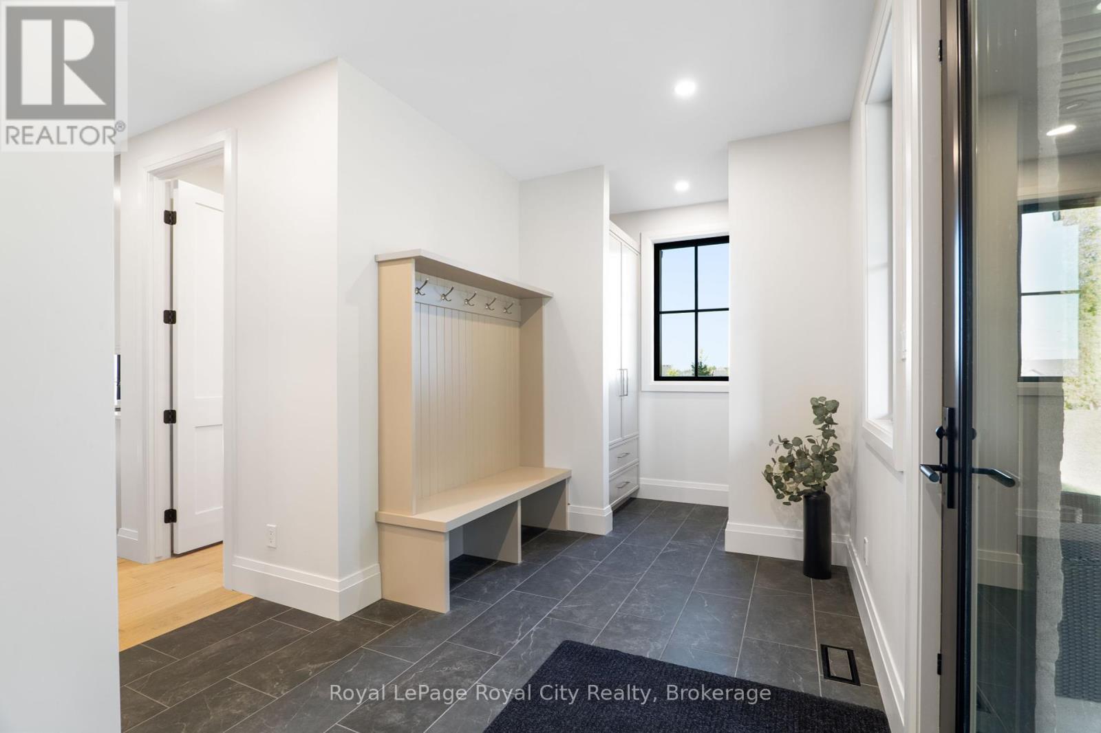 












7221 WELLINGTON 21 ROAD

,
Centre Wellington,




Ontario
N0B1B0

