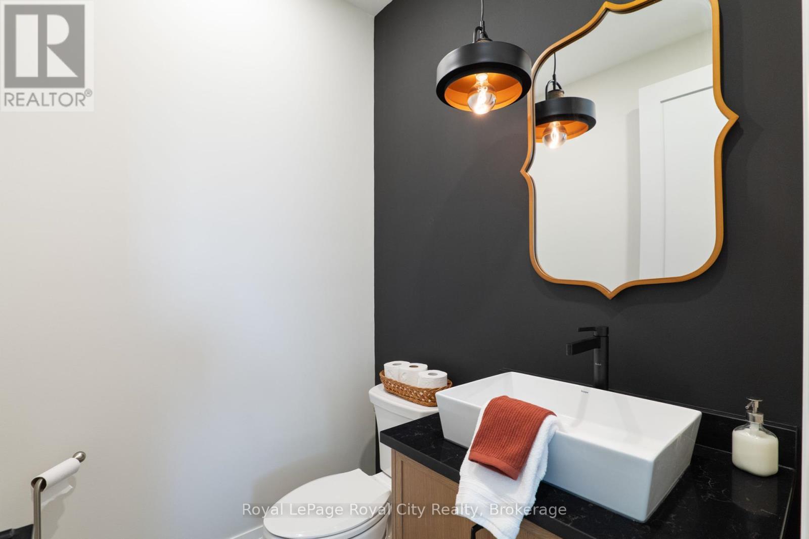 












7221 WELLINGTON 21 ROAD

,
Centre Wellington,




Ontario
N0B1B0

