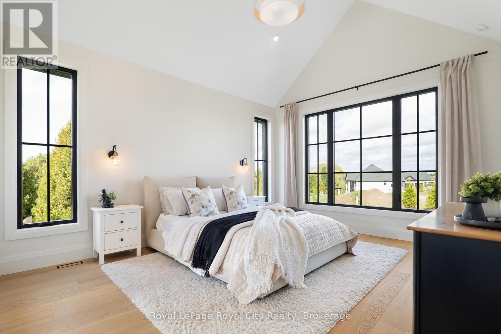 












7221 WELLINGTON 21 ROAD

,
Centre Wellington,




Ontario
N0B1B0

