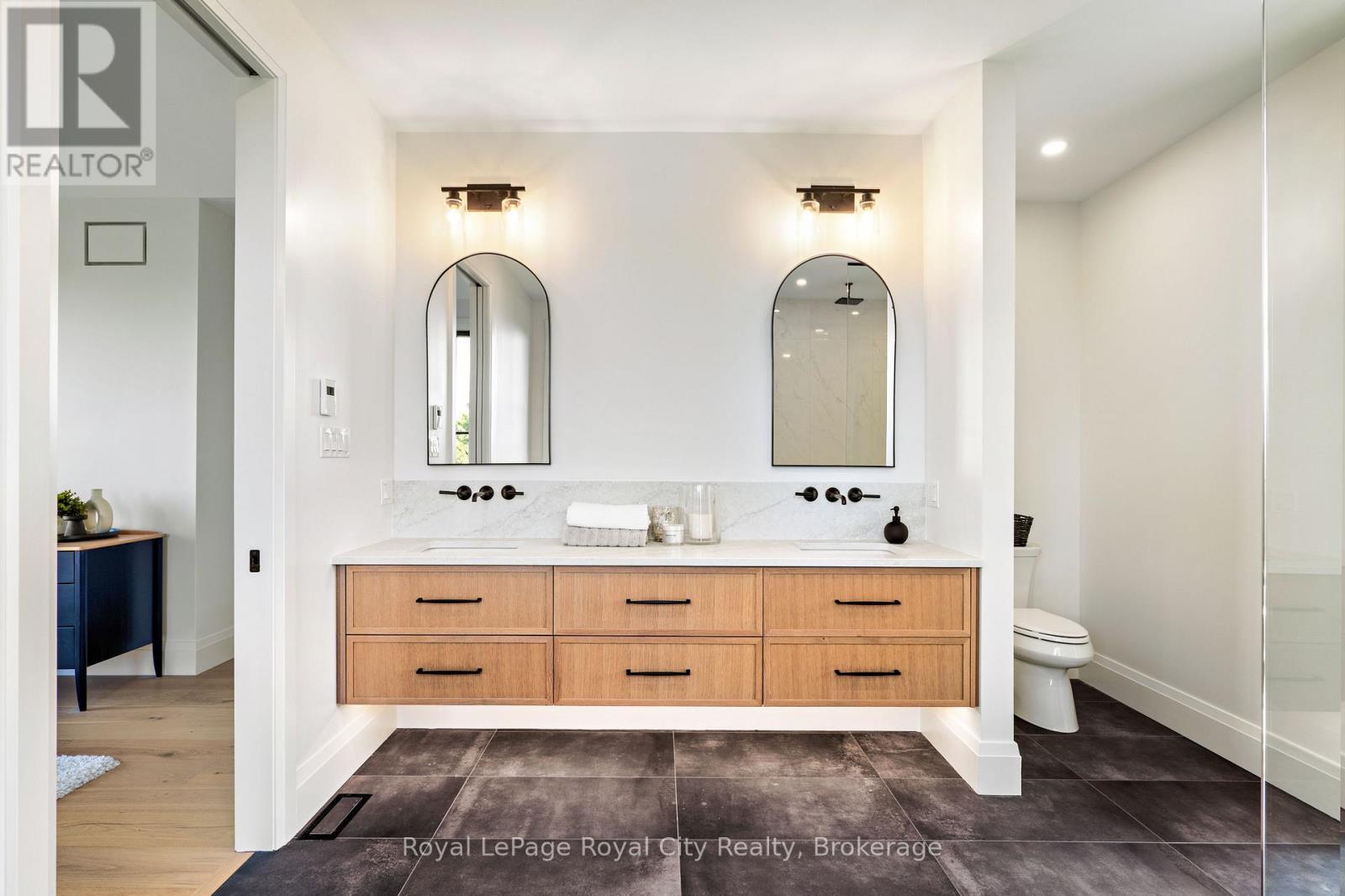 












7221 WELLINGTON 21 ROAD

,
Centre Wellington,




Ontario
N0B1B0

