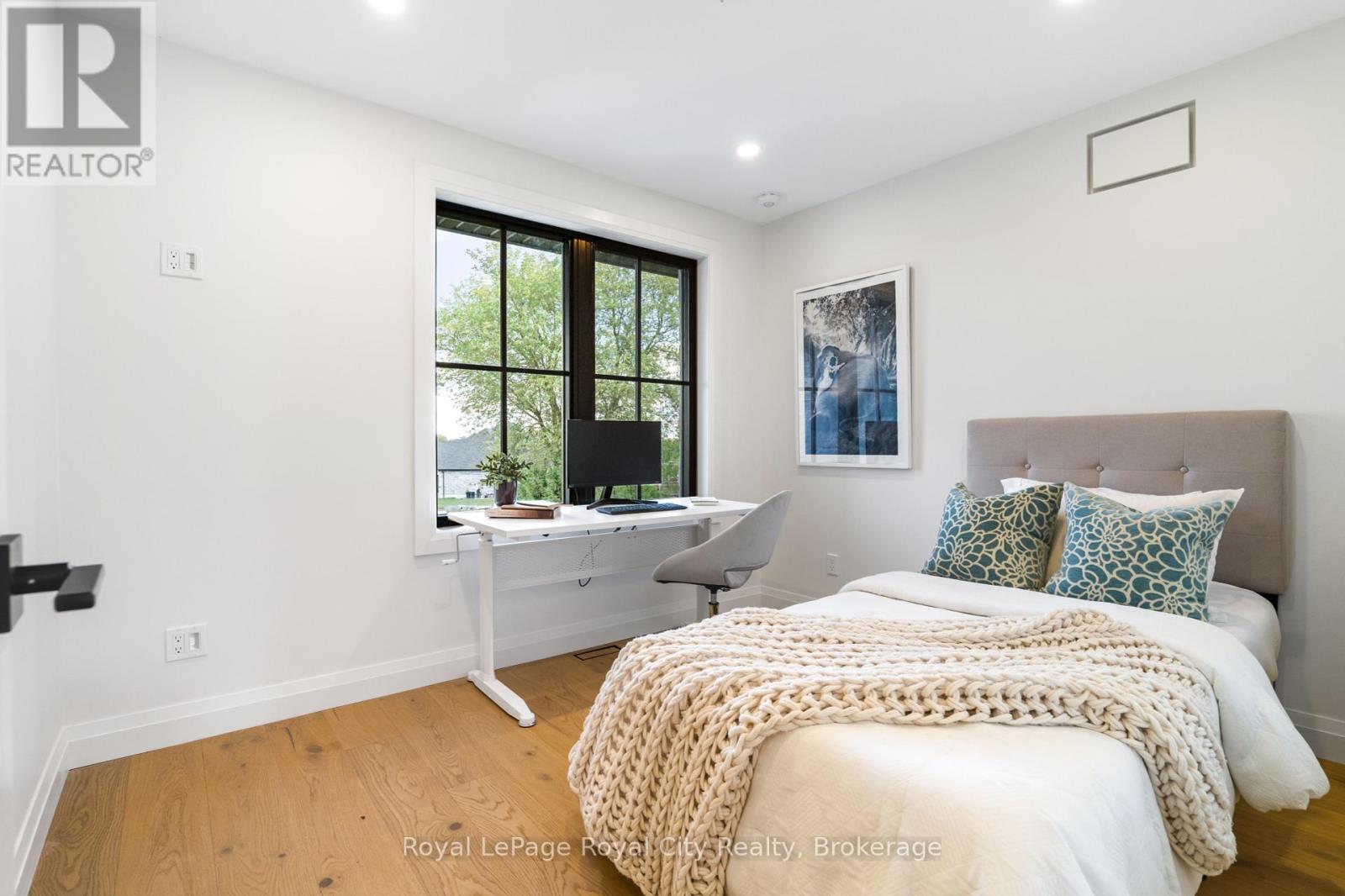 












7221 WELLINGTON 21 ROAD

,
Centre Wellington,




Ontario
N0B1B0

