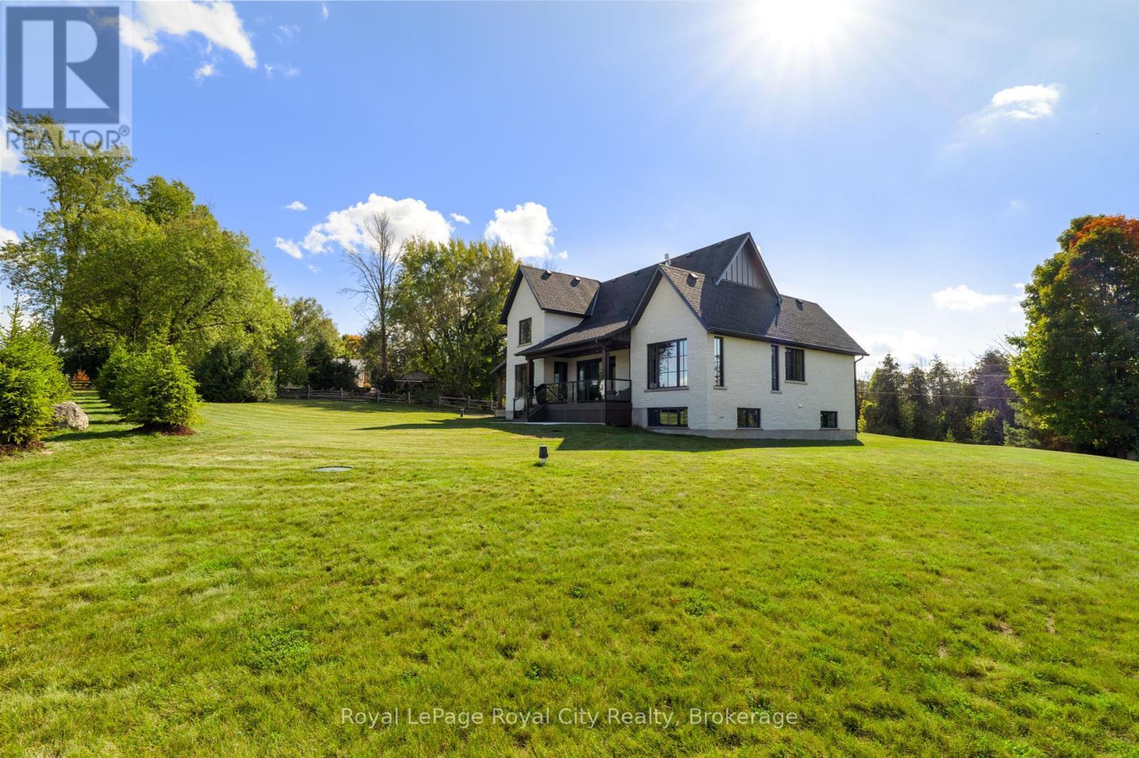 












7221 WELLINGTON 21 ROAD

,
Centre Wellington,




Ontario
N0B1B0

