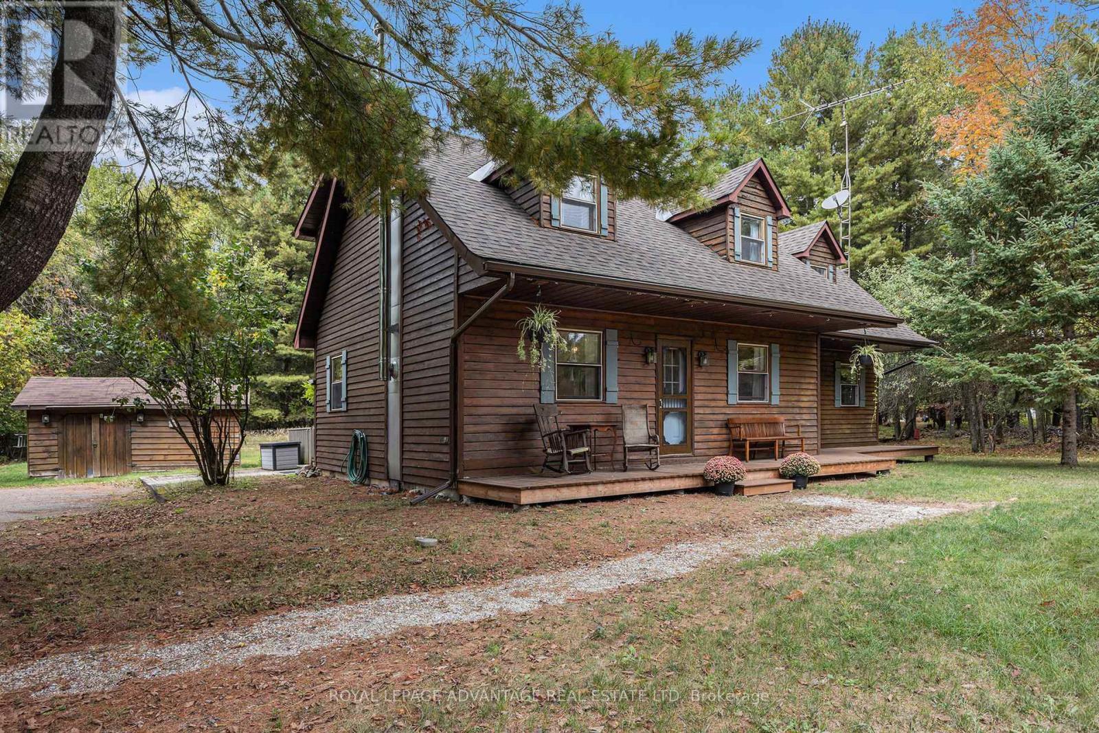 












1002 ELM GROVE ROAD

,
Tay Valley,




Ontario
K7H3C7

