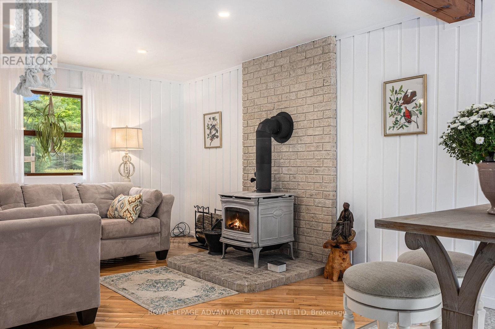












1002 ELM GROVE ROAD

,
Tay Valley,




Ontario
K7H3C7


