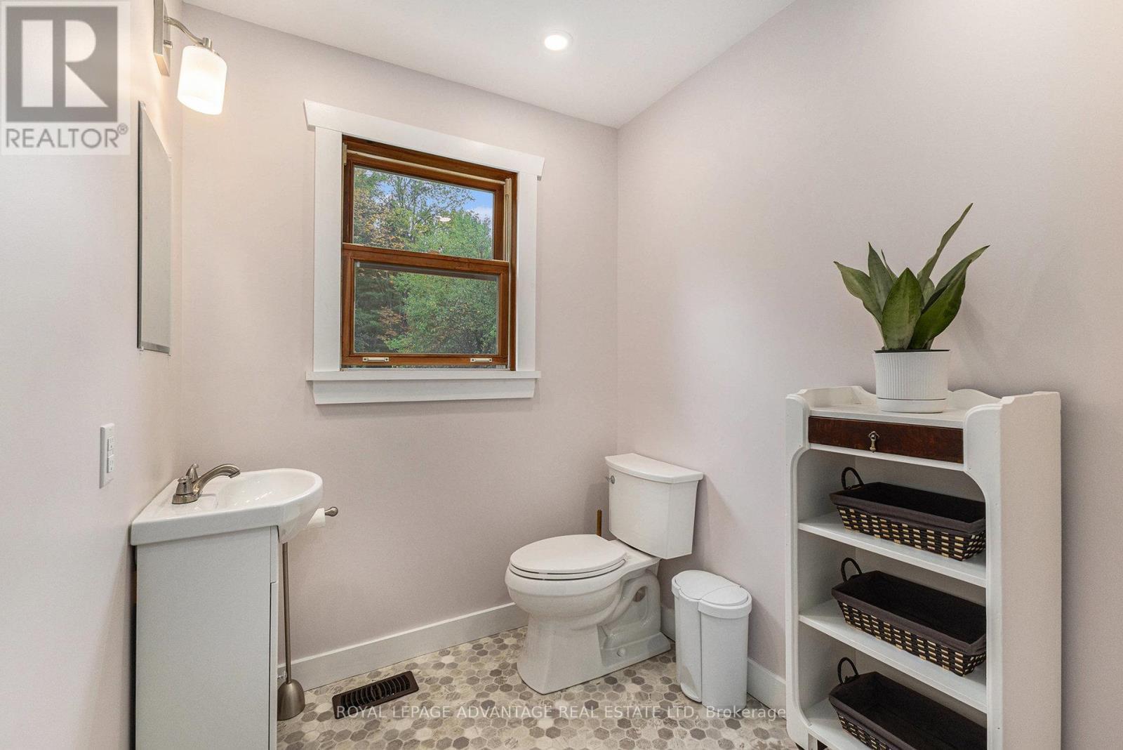 












1002 ELM GROVE ROAD

,
Tay Valley,




Ontario
K7H3C7

