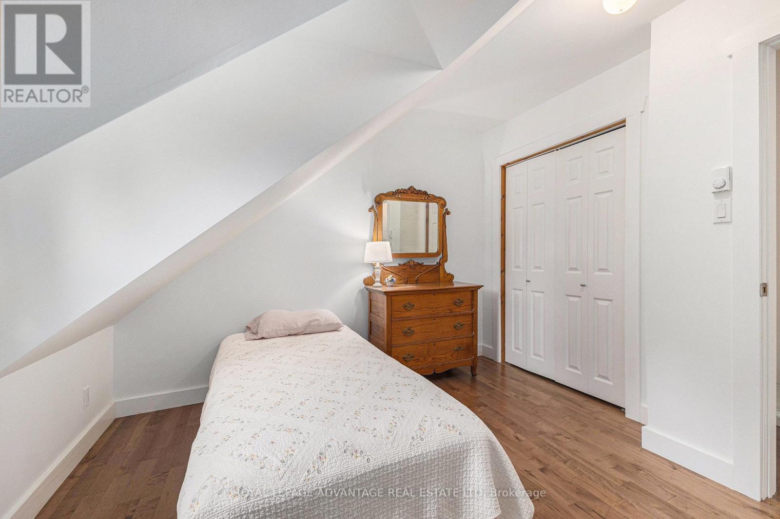 












1002 ELM GROVE ROAD

,
Tay Valley,




Ontario
K7H3C7

