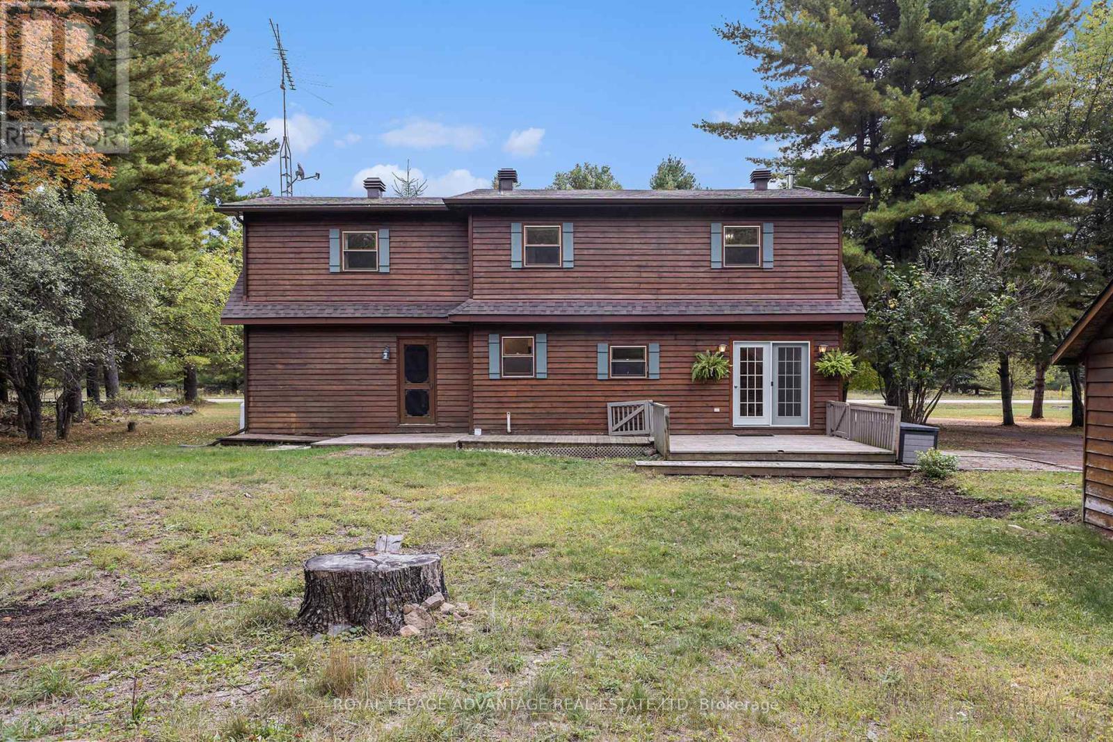 












1002 ELM GROVE ROAD

,
Tay Valley,




Ontario
K7H3C7

