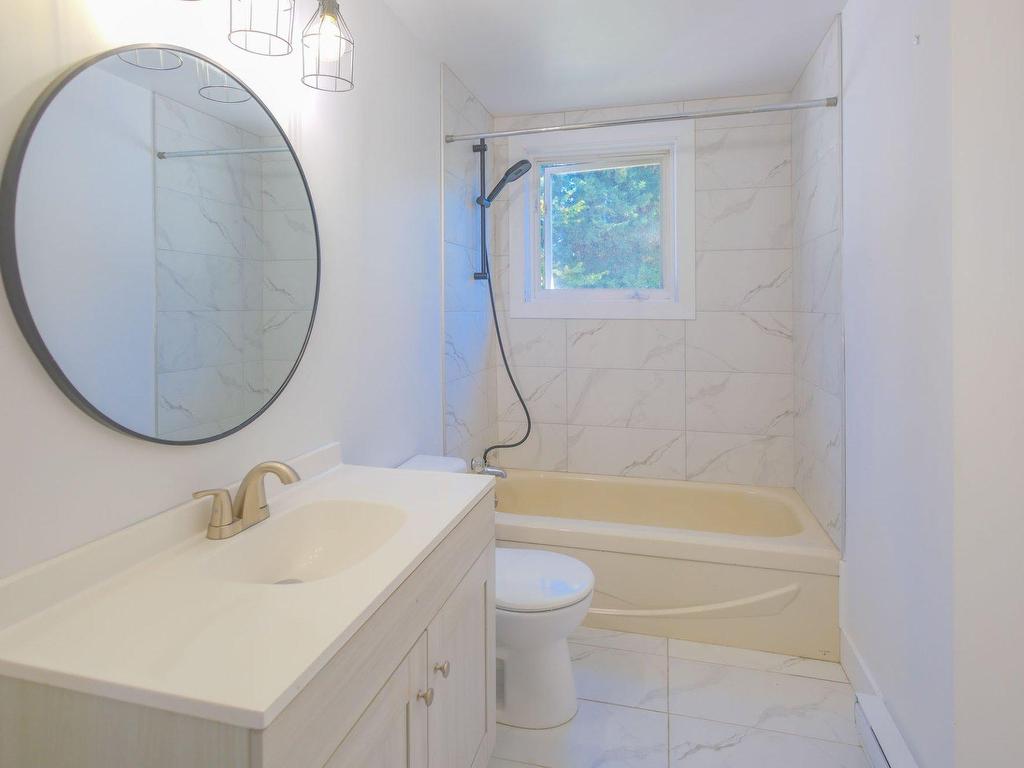 









257

 - 259


Rue Landry

,
Thetford Mines,




QC
G6G4S6

