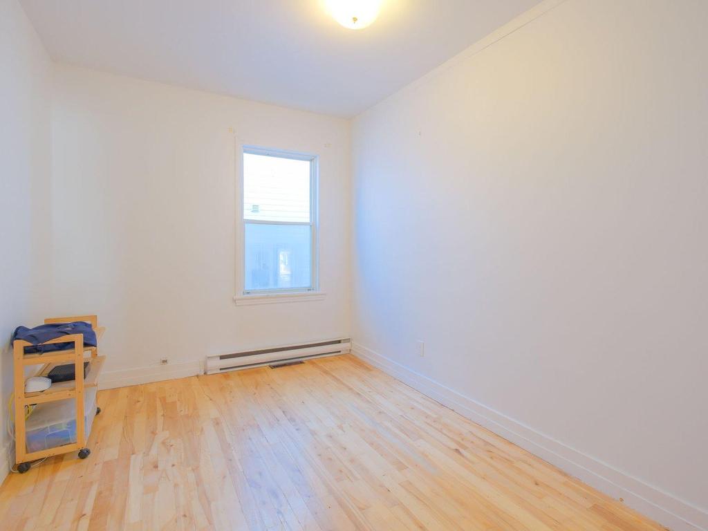 









257

 - 259


Rue Landry

,
Thetford Mines,




QC
G6G4S6

