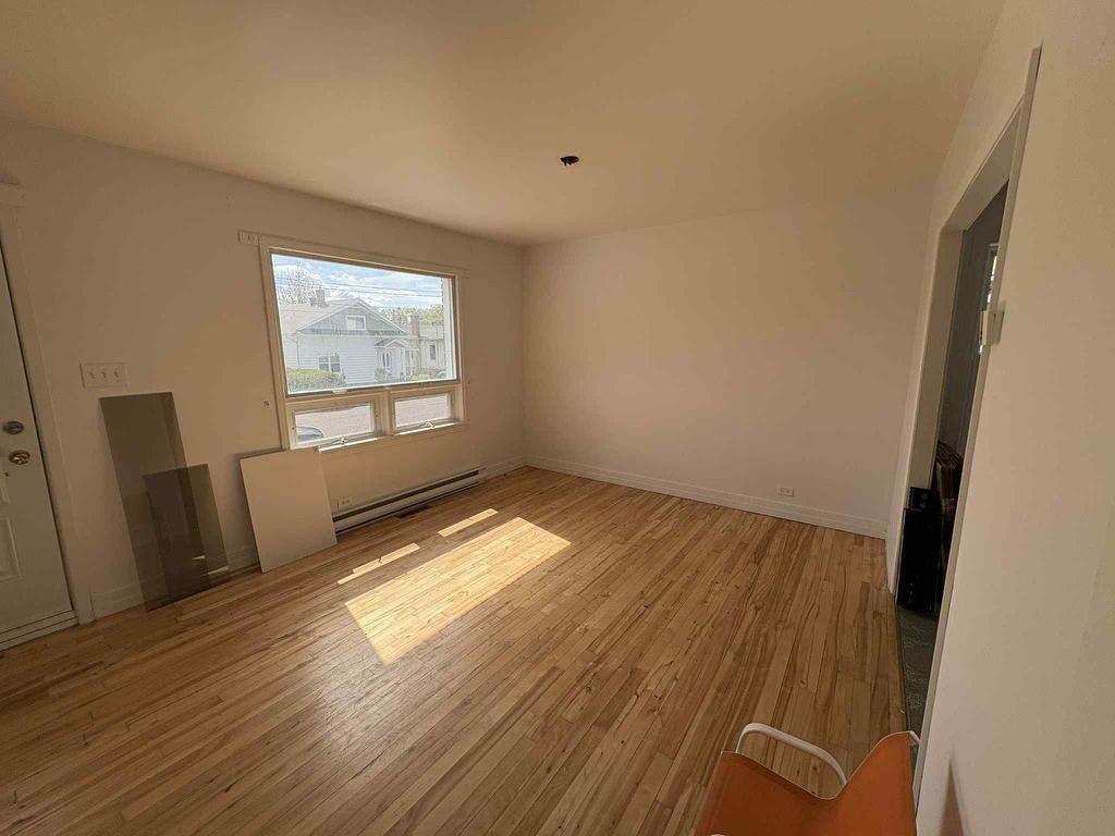 









257

 - 259


Rue Landry

,
Thetford Mines,




QC
G6G4S6

