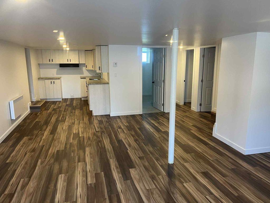 









257

 - 259


Rue Landry

,
Thetford Mines,




QC
G6G4S6

