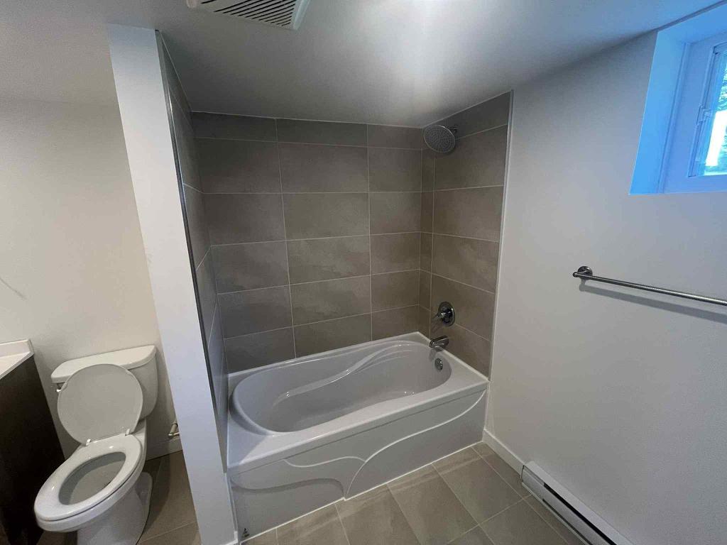 









257

 - 259


Rue Landry

,
Thetford Mines,




QC
G6G4S6

