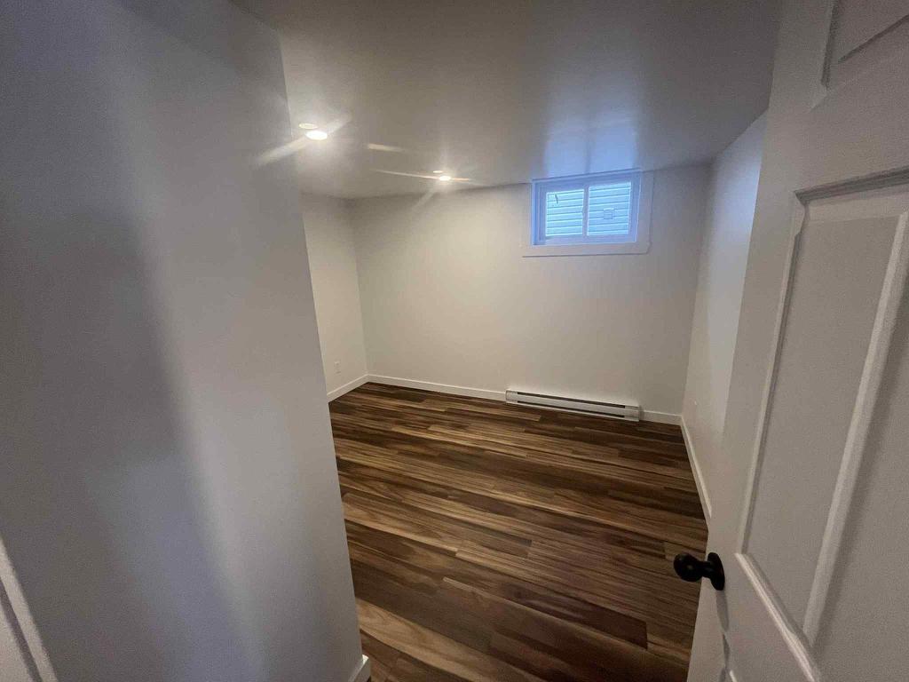 









257

 - 259


Rue Landry

,
Thetford Mines,




QC
G6G4S6

