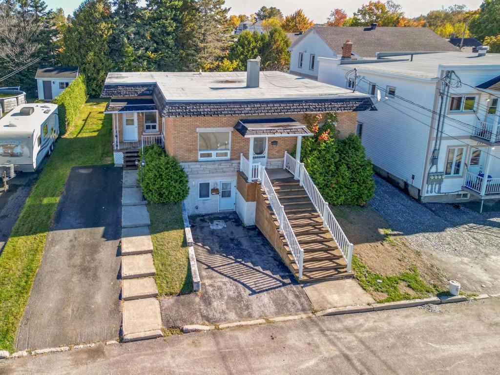 









257

 - 259


Rue Landry

,
Thetford Mines,




QC
G6G4S6

