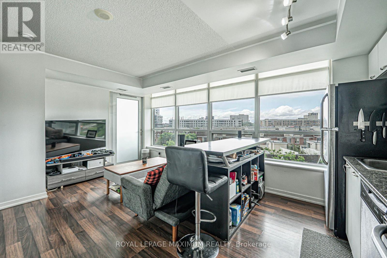 












617 - 38 JOE SHUSTER WAY

,
Toronto,




Ontario
M6K0A5

