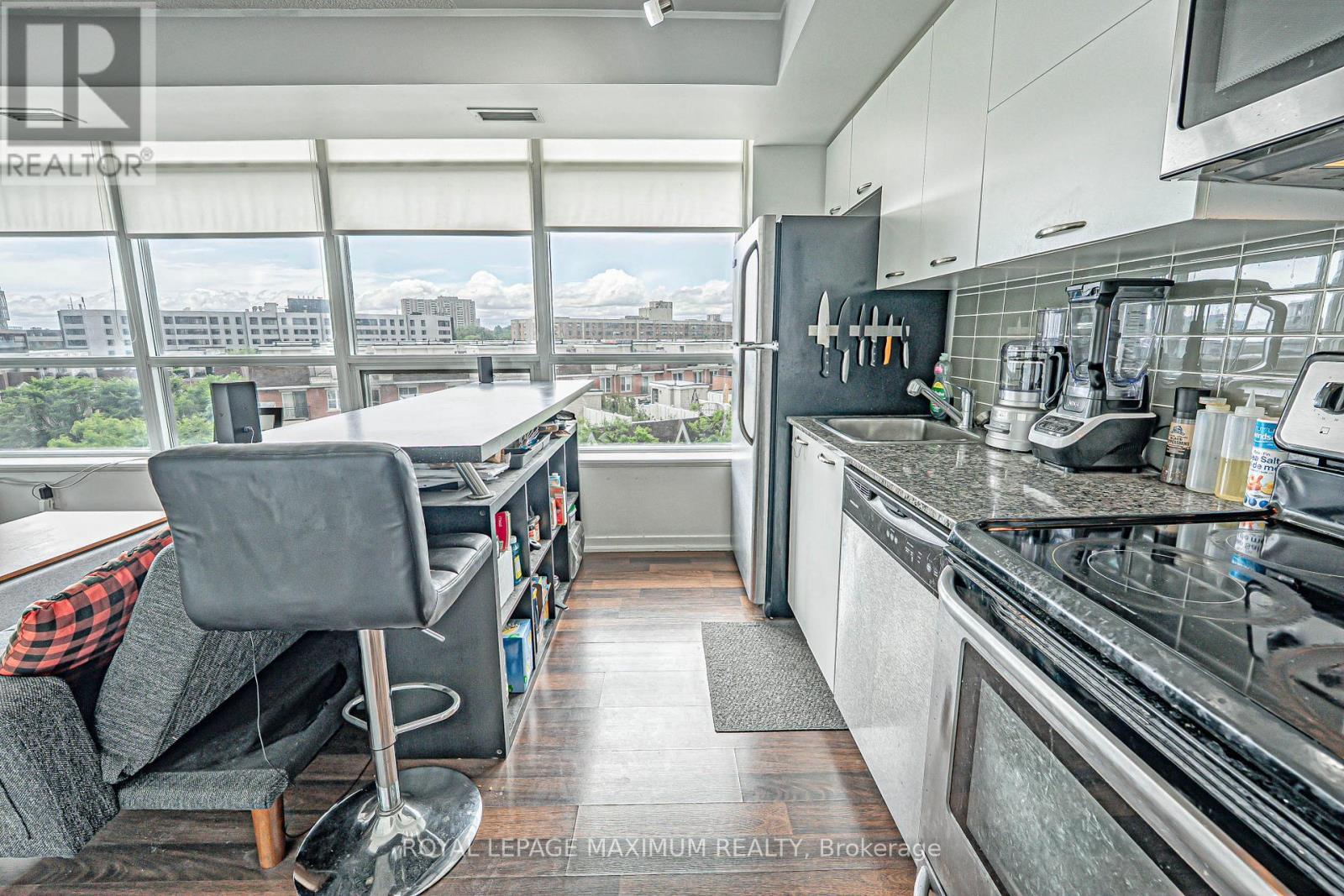 












617 - 38 JOE SHUSTER WAY

,
Toronto,




Ontario
M6K0A5

