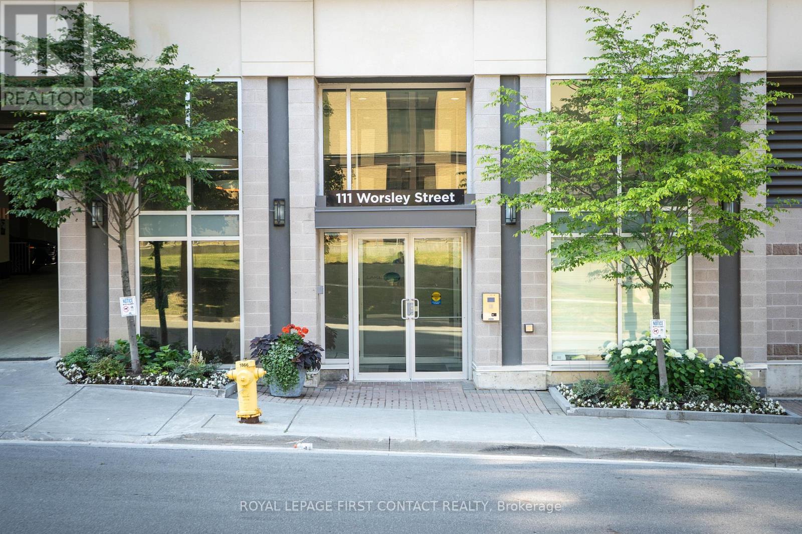 












PH5 - 111 WORSLEY STREET

,
Barrie,




Ontario
L4M0J5

