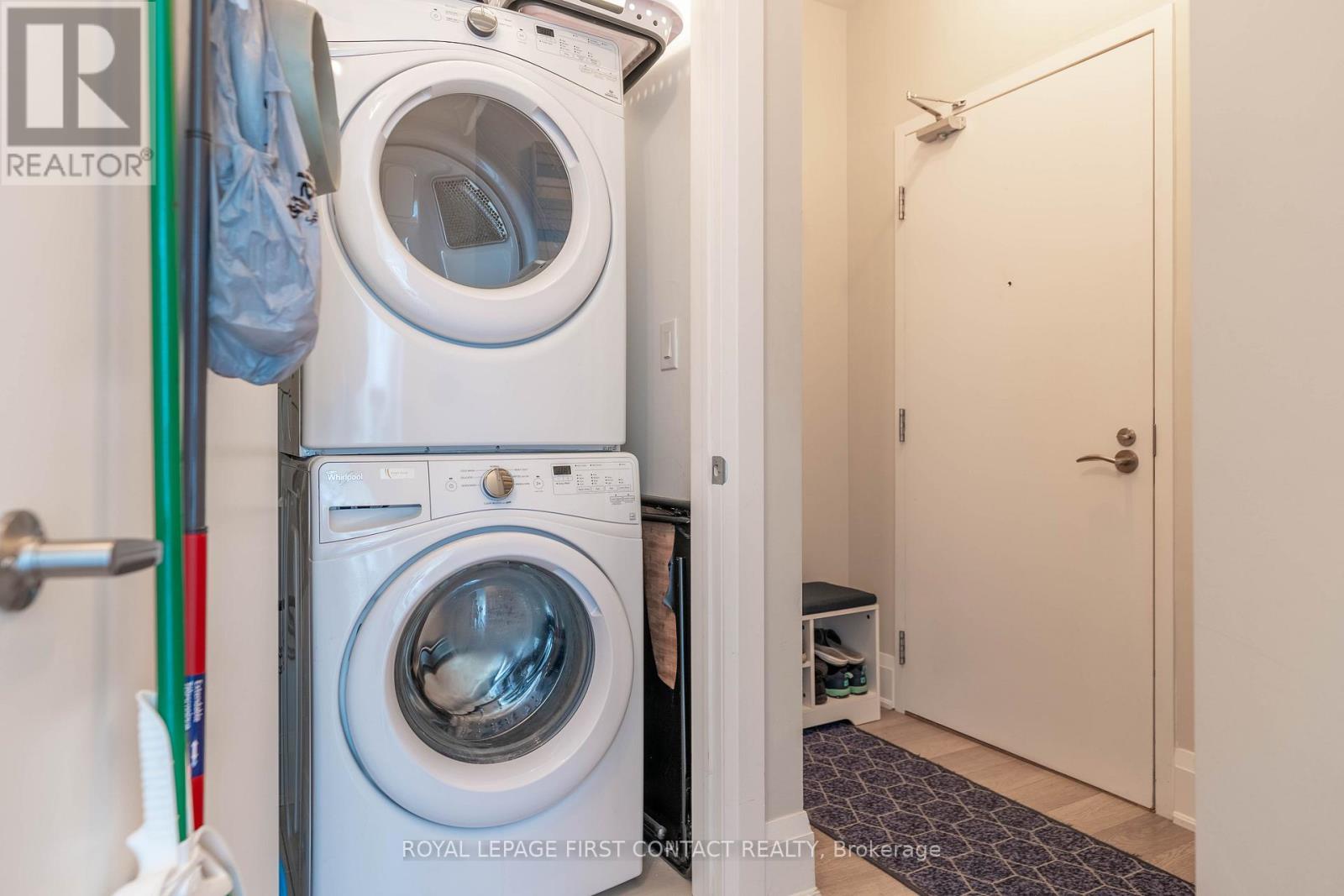 












PH5 - 111 WORSLEY STREET

,
Barrie,




Ontario
L4M0J5

