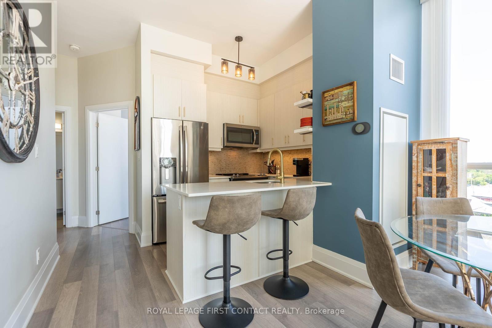 












PH5 - 111 WORSLEY STREET

,
Barrie,




Ontario
L4M0J5

