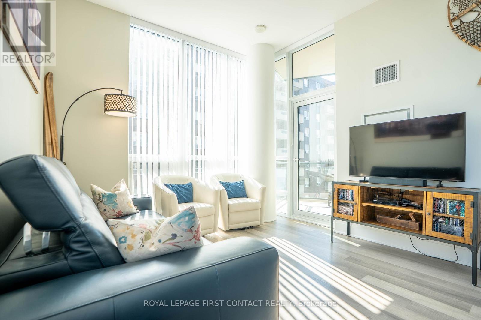 












PH5 - 111 WORSLEY STREET

,
Barrie,




Ontario
L4M0J5

