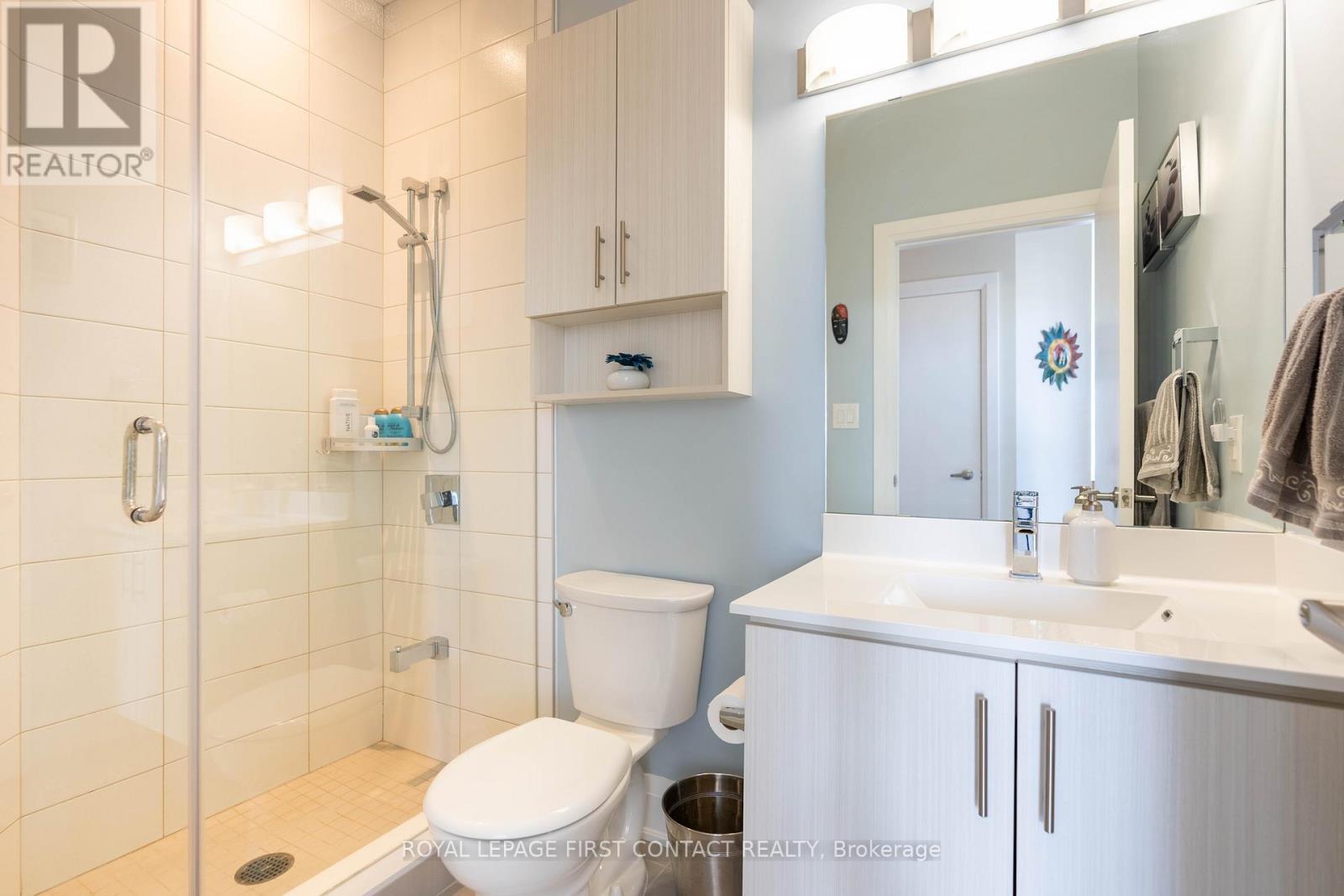 












PH5 - 111 WORSLEY STREET

,
Barrie,




Ontario
L4M0J5

