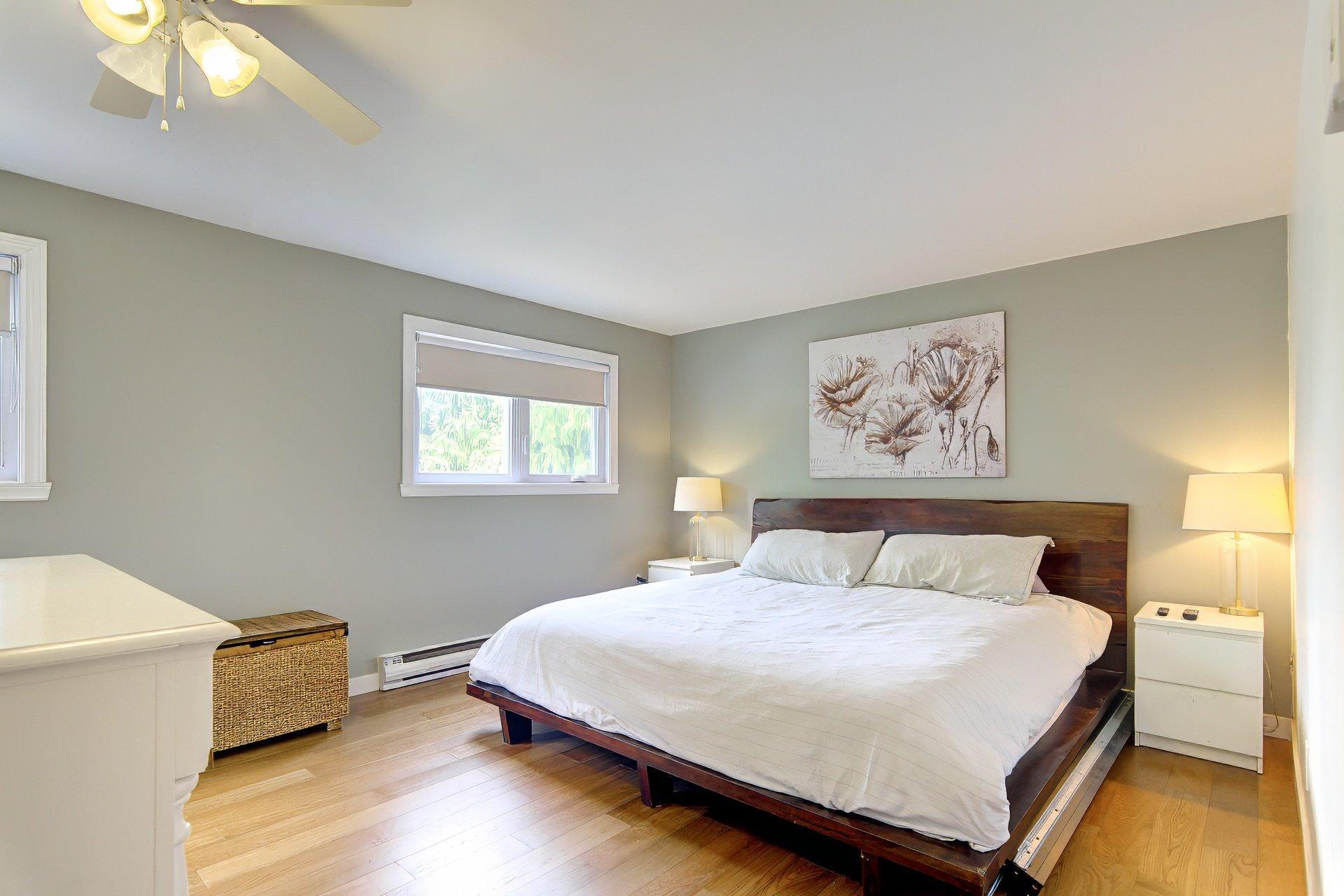 









239


Rue Libersan

,
Sainte-Thérèse,




QC
J7E4W6

