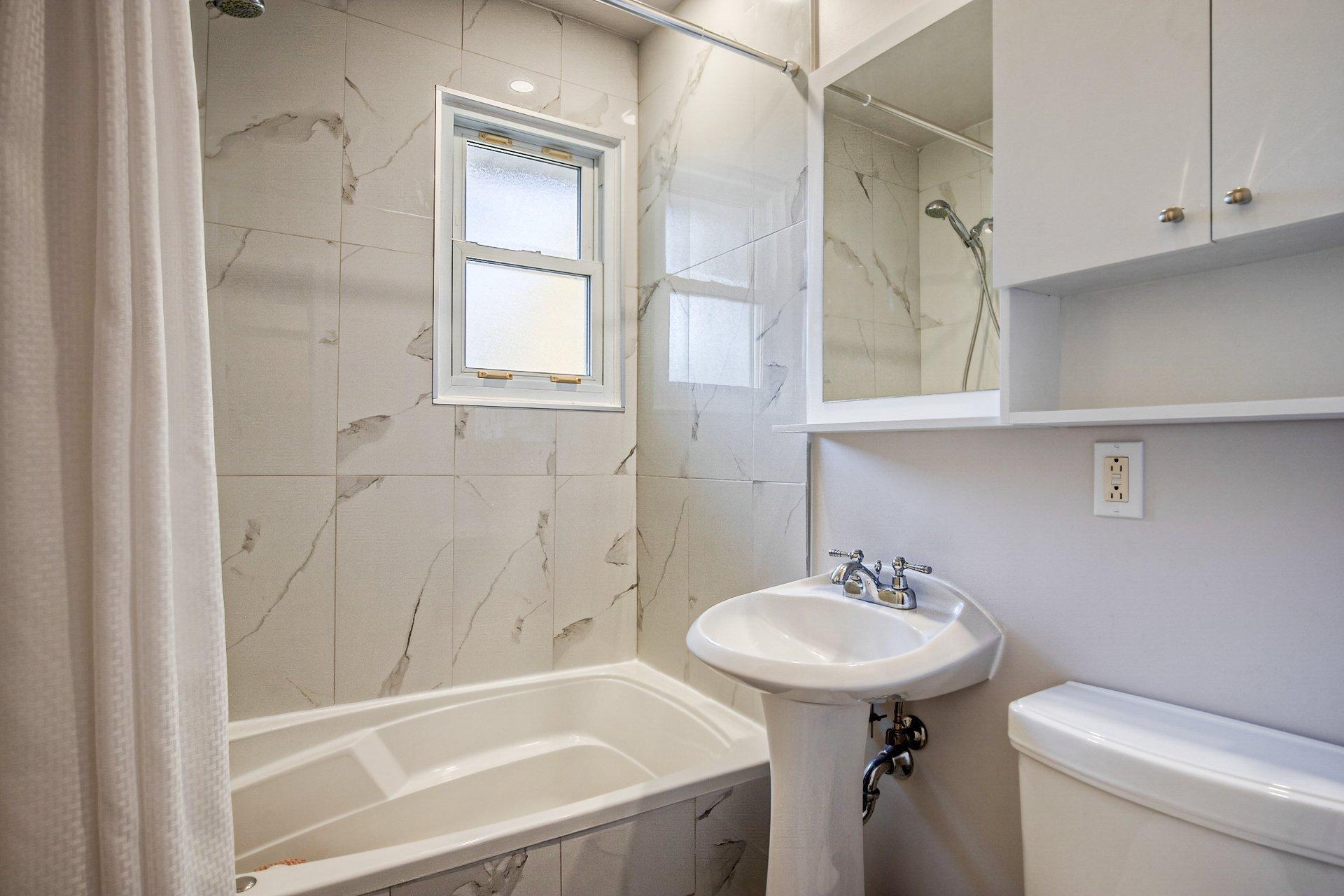 









7


Rue Jean-Cadieux

,
Boucherville,




QC
J4B2G8

