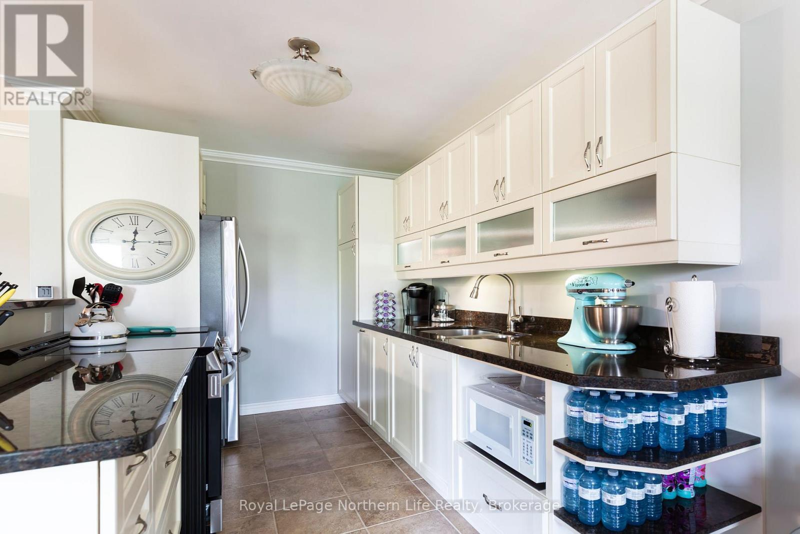 












204 - 810 MAIN STREET W

,
North Bay (West End),




Ontario
P1B2V9

