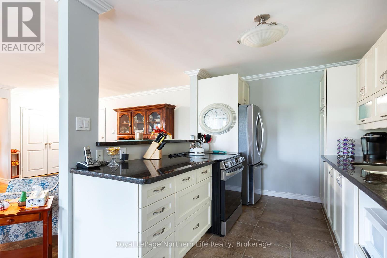 












204 - 810 MAIN STREET W

,
North Bay (West End),




Ontario
P1B2V9

