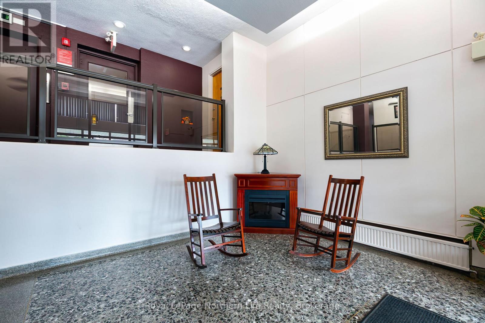 












204 - 810 MAIN STREET W

,
North Bay (West End),




Ontario
P1B2V9

