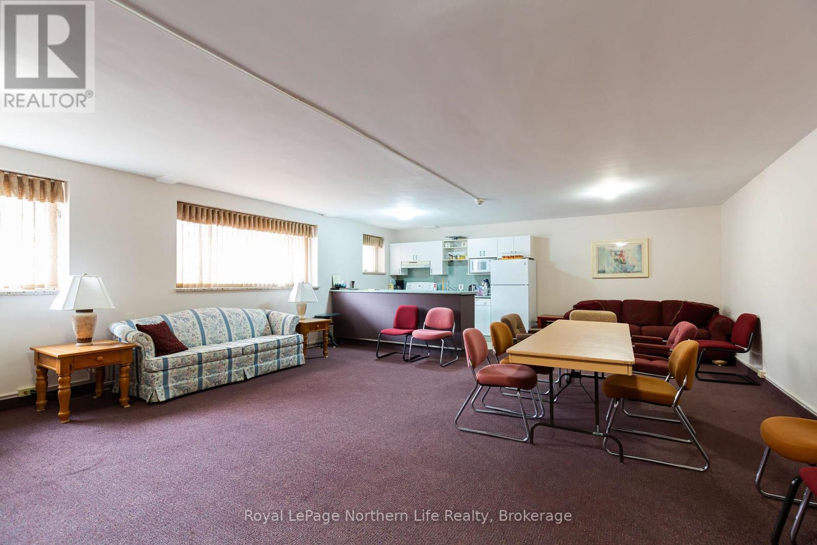 












204 - 810 MAIN STREET W

,
North Bay (West End),




Ontario
P1B2V9

