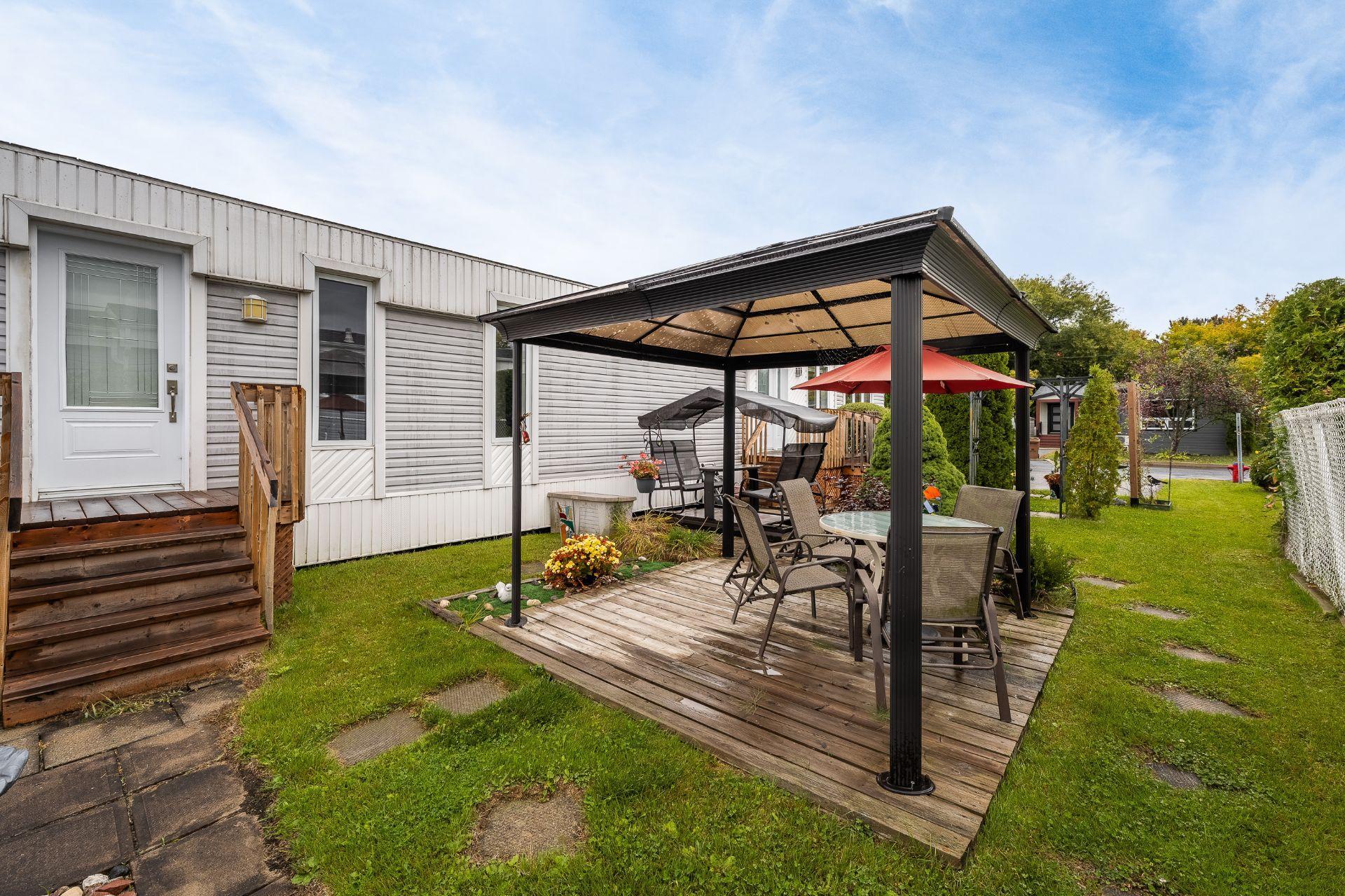 









60


Rue de la Calèche

,
Saint-Basile-le-Grand,




QC
J3N1P1

