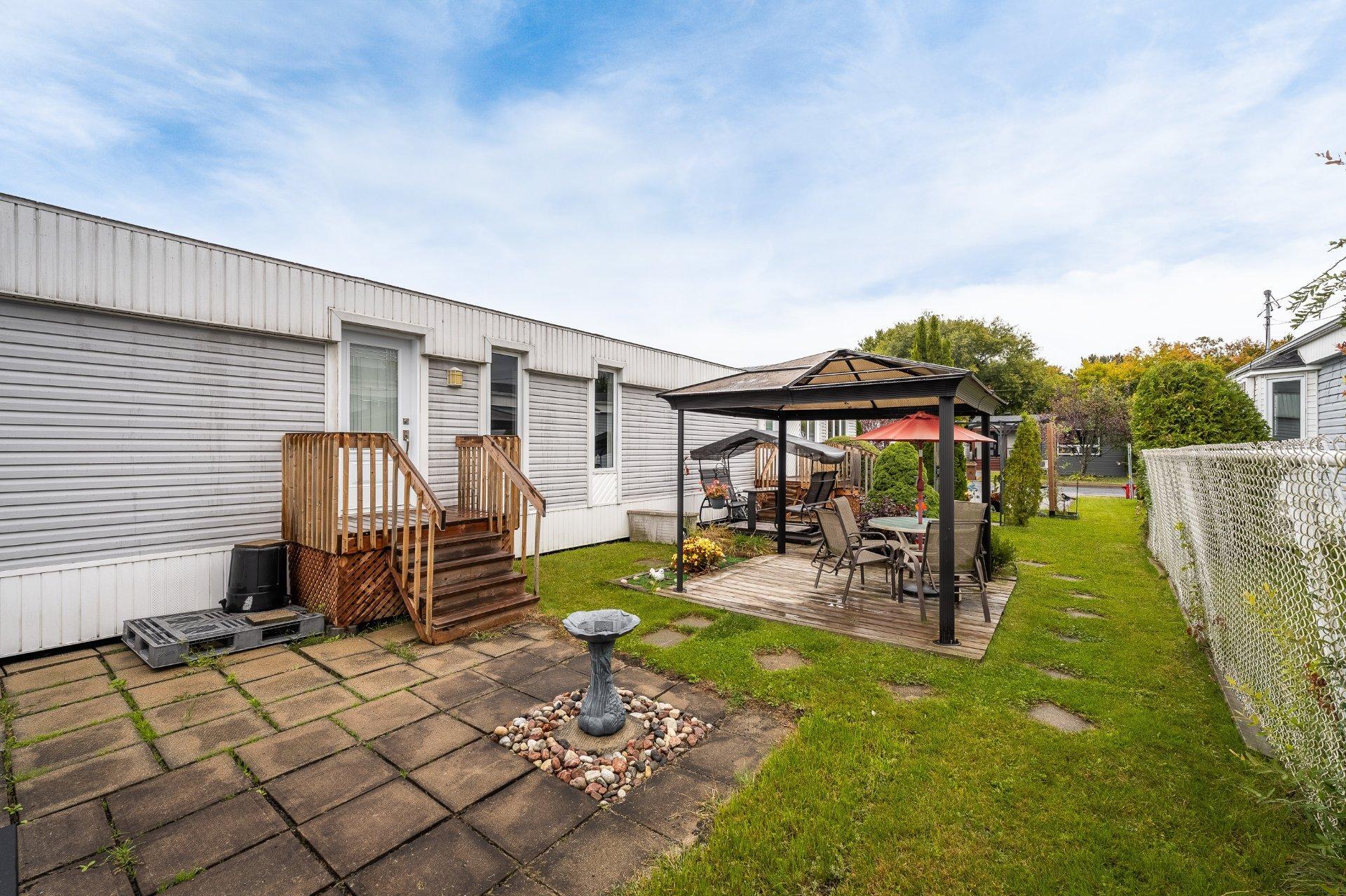 









60


Rue de la Calèche

,
Saint-Basile-le-Grand,




QC
J3N1P1

