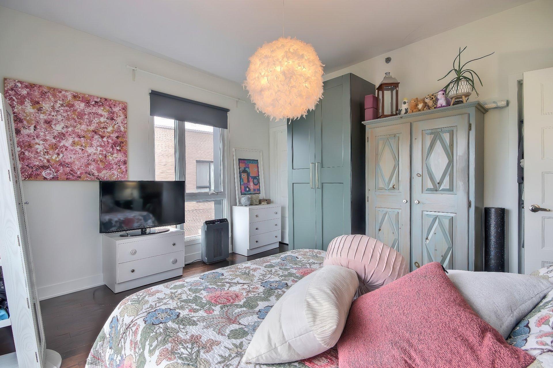









2500


Place Chassé

, 405,
Montréal (Rosemont/La Petite-Patrie),




QC
H1Y0A9

